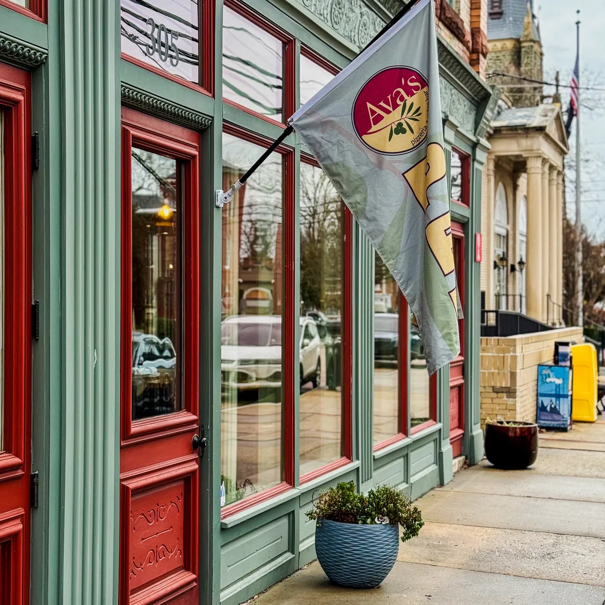 Ava's Pizzeria & Wine Bar